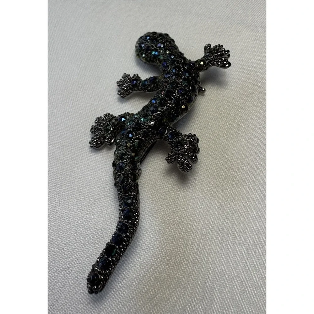 Vintage Sparkling Gecko Lizard Brooch Pin Estate Gift Boxed Iridescent Crystals